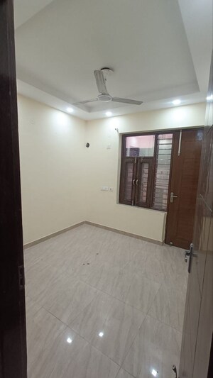 Room in 3 BHK Builder Floor at Sainik Colony – for Sale