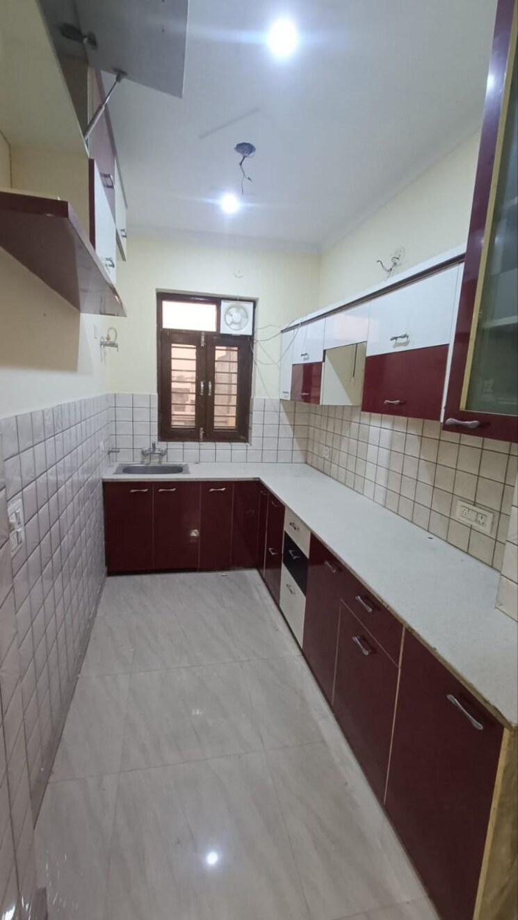 Kitchen, sainik colony 3 Bedroom 1377 Sq.Ft. Builder Floor In Sainik Colony Faridabad 9552376