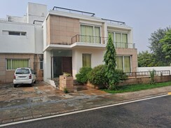 5 BHK + Extra Room Villa For Sale in Signature Signum 81