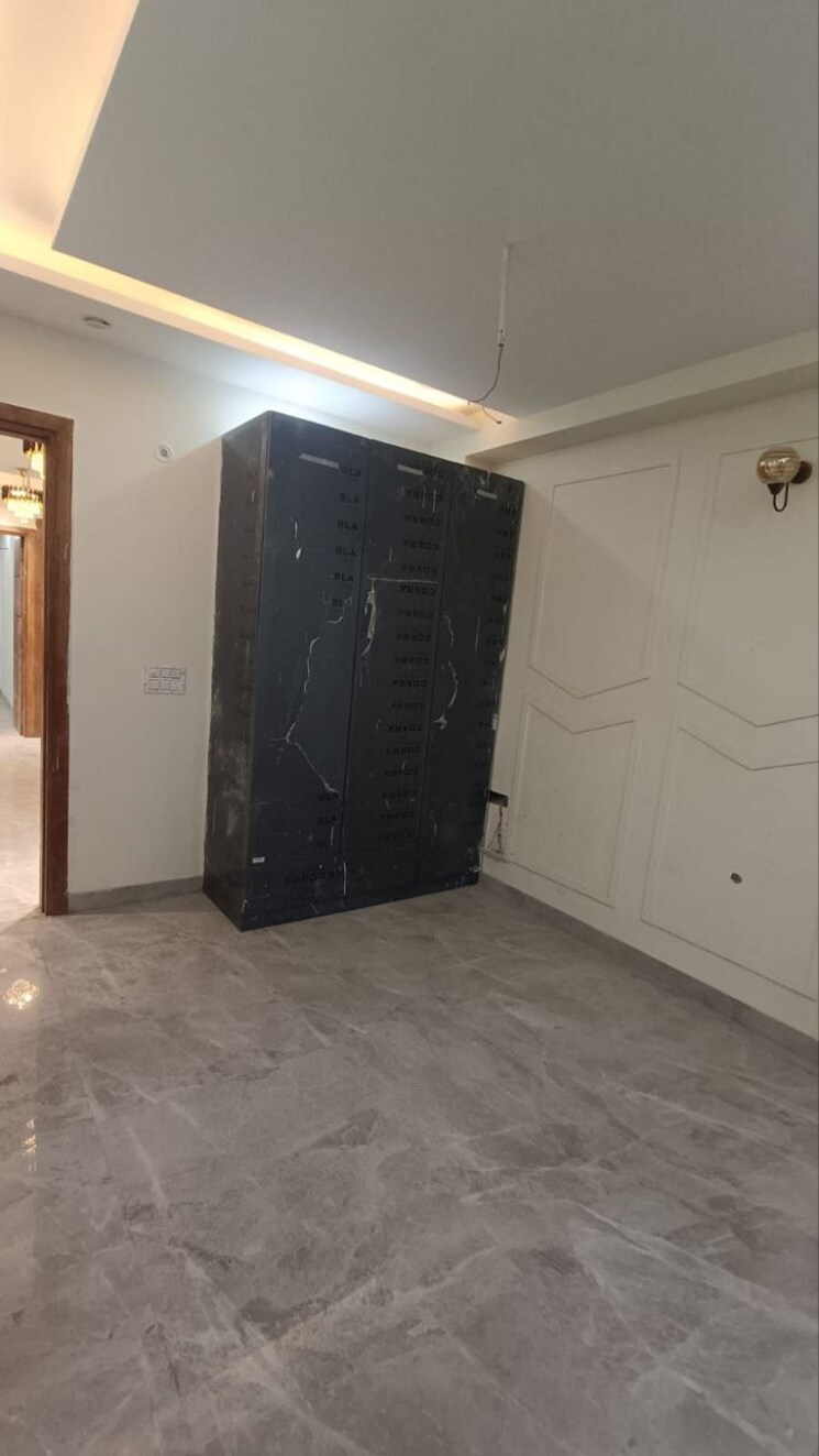 Room, sainik colony 3 Bedroom 1377 Sq.Ft. Builder Floor In Sainik Colony Faridabad 9552409