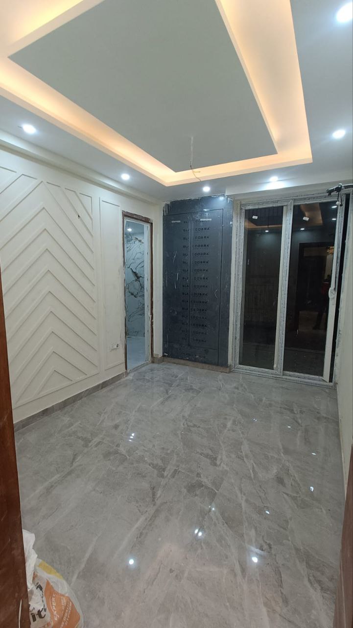 3 BHK Builder Floor For Sale in Sainik Colony