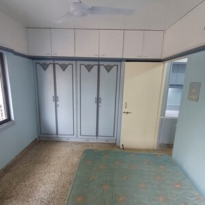 Room in 2 BHK Apartment at Mukund Nagar – for Rent