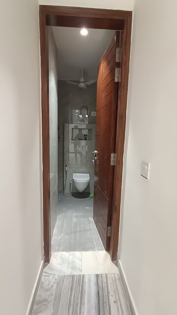 Attached Bathroom in 3 BHK Builder Floor at Sector 17 Dwarka – for Rent