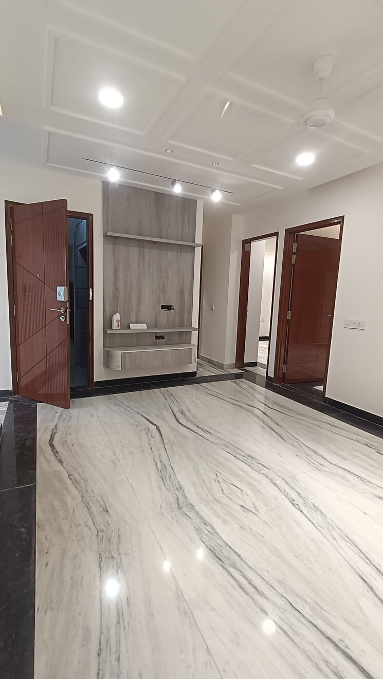 Room, sector 17 dwarka 3 Bedroom 1350 Sq.Ft. Builder Floor In Sector 17 Dwarka Delhi 9552445