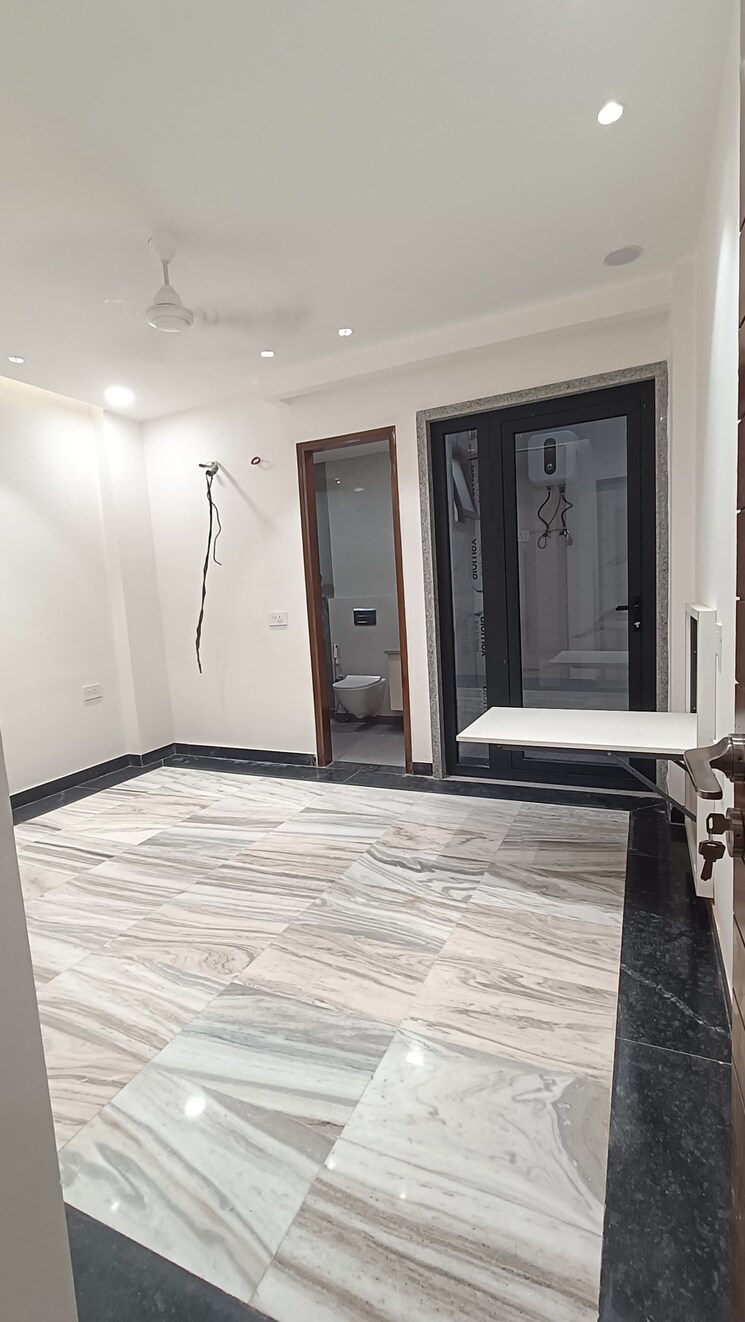 Room, sector 17 dwarka 3 Bedroom 1350 Sq.Ft. Builder Floor In Sector 17 Dwarka Delhi 9552445