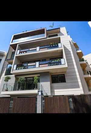  Plot For Sale in RWA Apartments Sector 53, Sector 53