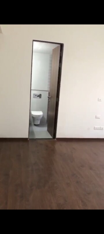 Room in 2 BHK Apartment at Sheth Montana, Mulund West – for Sale