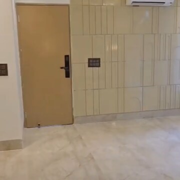 Room in 3 BHK Builder Floor at Kohli One Malibu Town, Malibu Town – for Sale