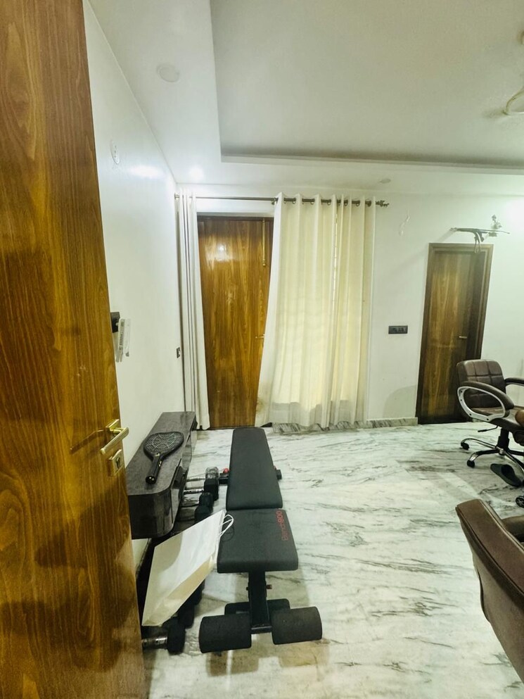 Living Room, puri-vip-floors 4 Bedroom 300 Sq.Yd. Builder Floor In Sector 81 Faridabad 9552535