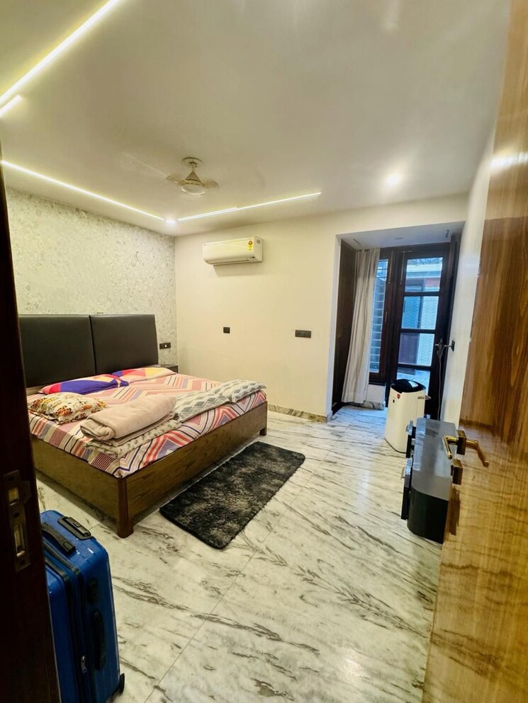 Bedroom, puri-vip-floors 4 Bedroom 300 Sq.Yd. Builder Floor In Sector 81 Faridabad 9552535