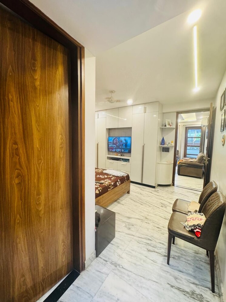 Bedroom, puri-vip-floors 4 Bedroom 300 Sq.Yd. Builder Floor In Sector 81 Faridabad 9552535