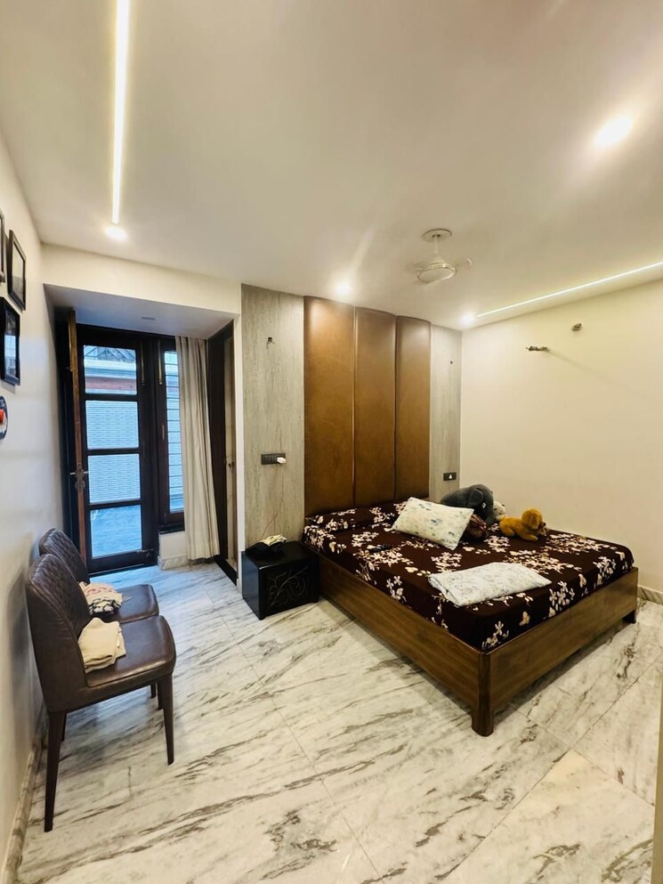 Living Room, puri-vip-floors 4 Bedroom 300 Sq.Yd. Builder Floor In Sector 81 Faridabad 9552535