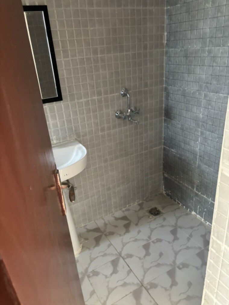 Bathroom, amrapali-terrace-homes 2 Bedroom 885 Sq.Ft. Apartment In Tech Zone 4 Greater Noida Greater Noida 9552510