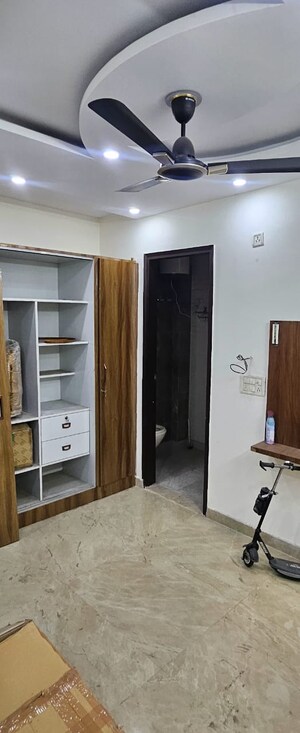 Furnished Amenities in 2 BHK Builder Floor at Meenakshi Garden – for Rent