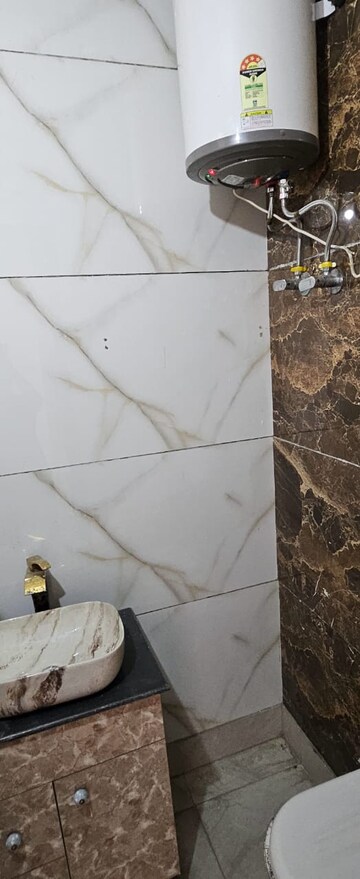 Bathroom in 2 BHK Builder Floor at Meenakshi Garden – for Rent