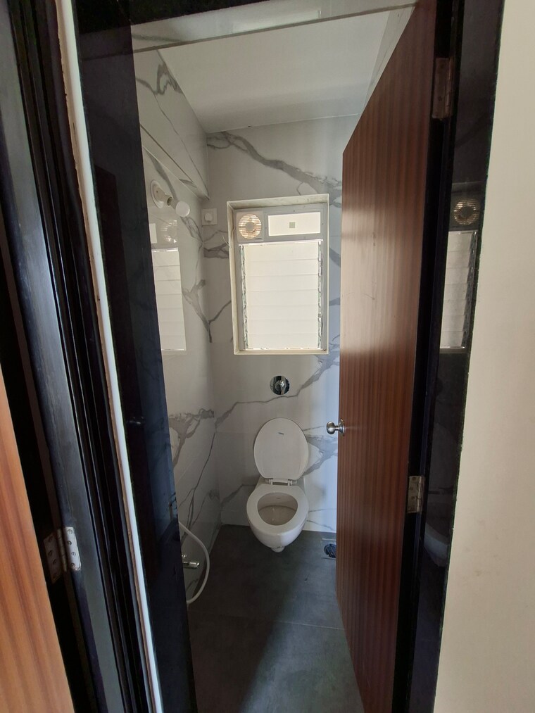 Bathroom, raunak-delight 1 Bedroom 660 Sq.Ft. Apartment In Owale Thane 9552512