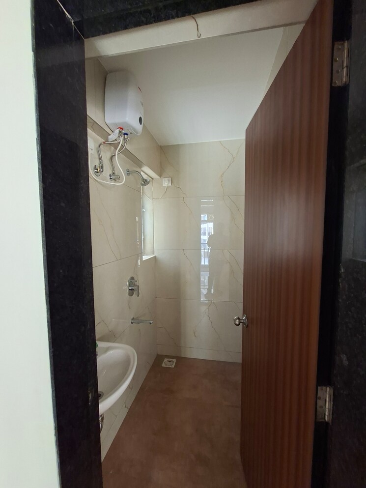 Bathroom, raunak-delight 1 Bedroom 660 Sq.Ft. Apartment In Owale Thane 9552512