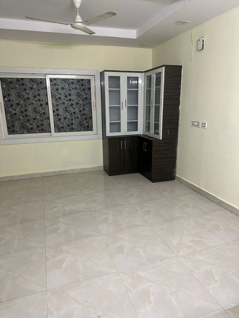 Room, sanath nagar 3 Bedroom 1169 Sq.Ft. Apartment In Sanath Nagar Hyderabad 9552505