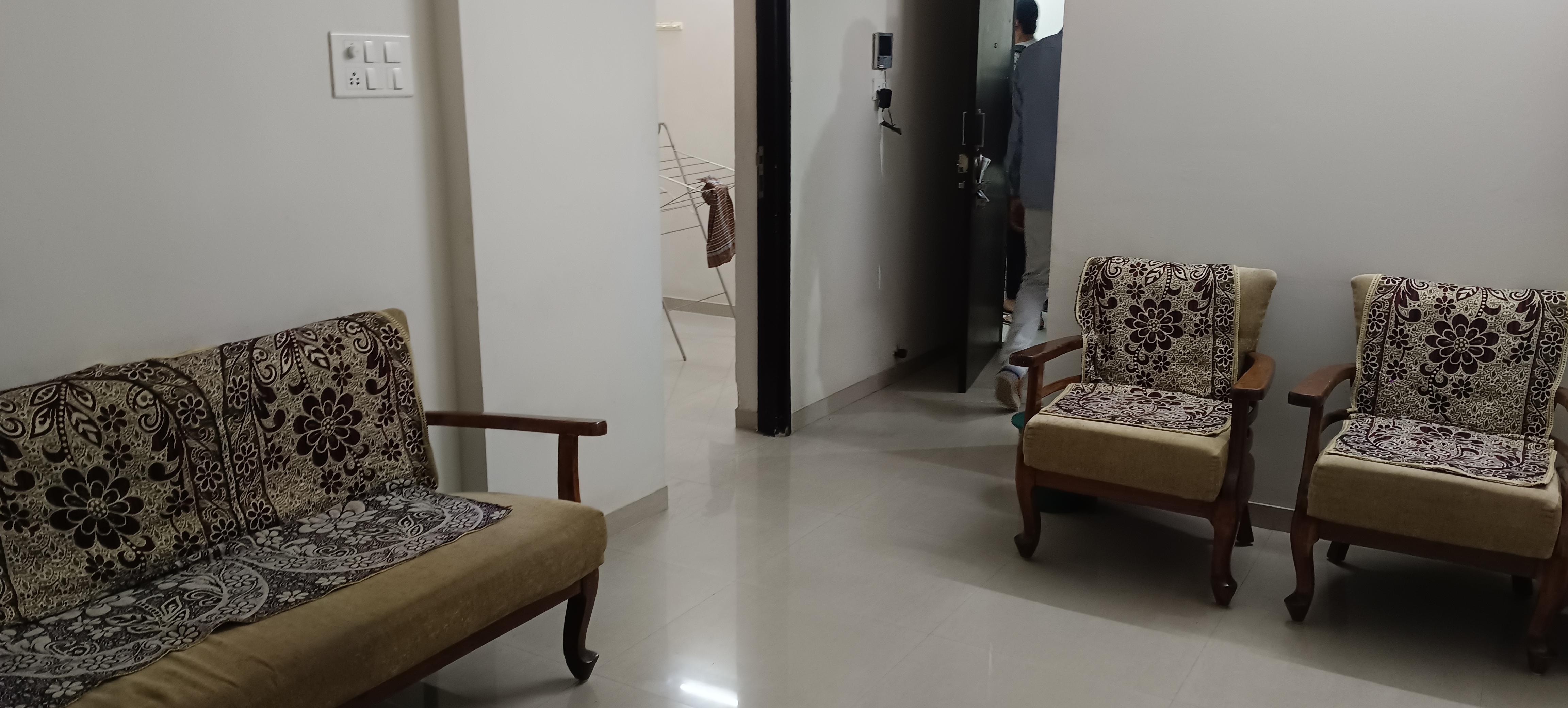 2 BHK Apartment For Rent in Belvalkars Solacia II