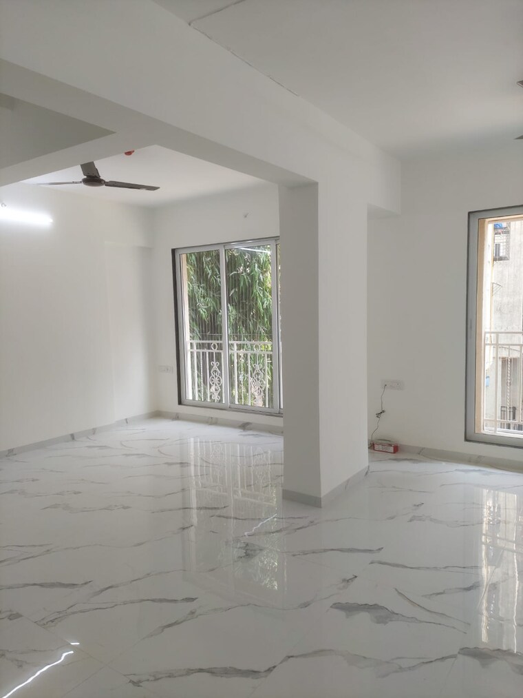 Room, charai Commercial Office Space 500 Sq.Ft. In Charai Thane 9552575