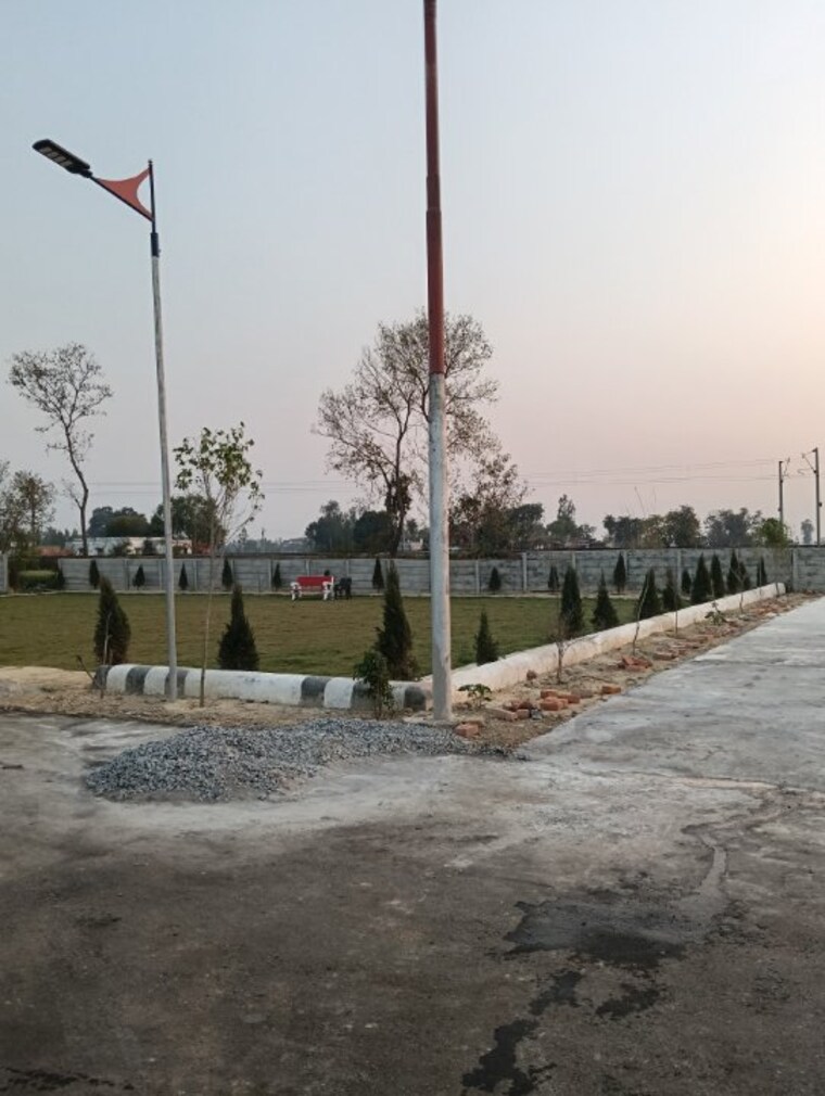 Garden, krishna-iscon-valley  1200 Sq.Ft. Plot In Gosainganj Lucknow 9552597