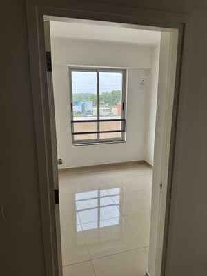 Room in 3 BHK Apartment at Shela – for Rent