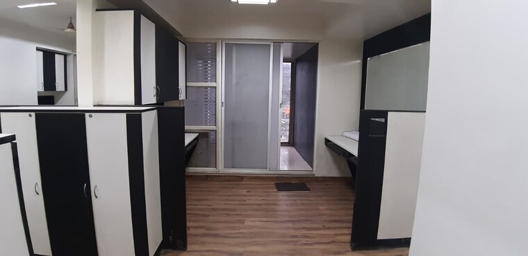 Room, ishana-chs Commercial Office Space 1350 Sq.Ft. In Kothrud Pune 9552686