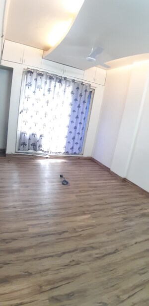 Room in  Office Space at Ishana CHS, Kothrud – for Rent