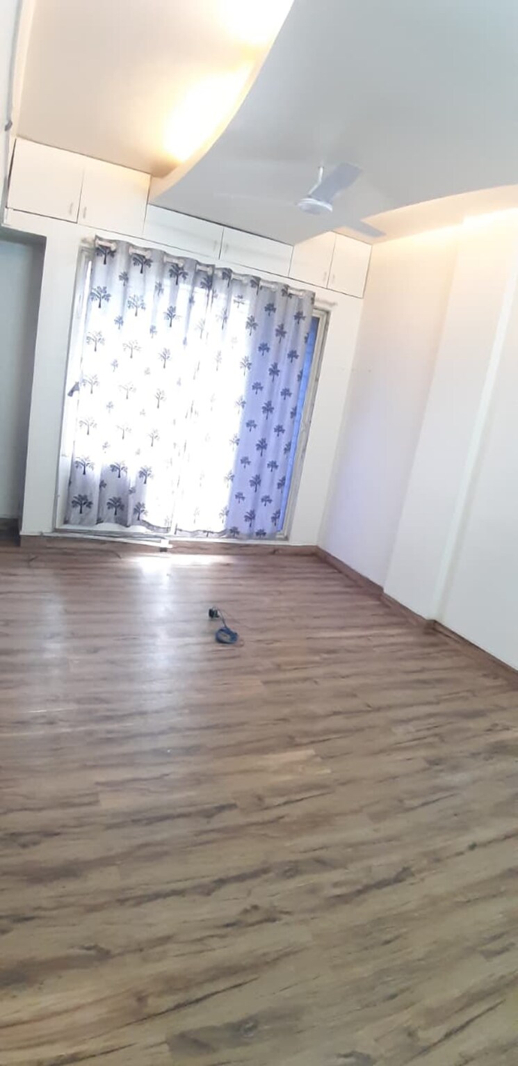 Room, ishana-chs Commercial Office Space 1350 Sq.Ft. In Kothrud Pune 9552686