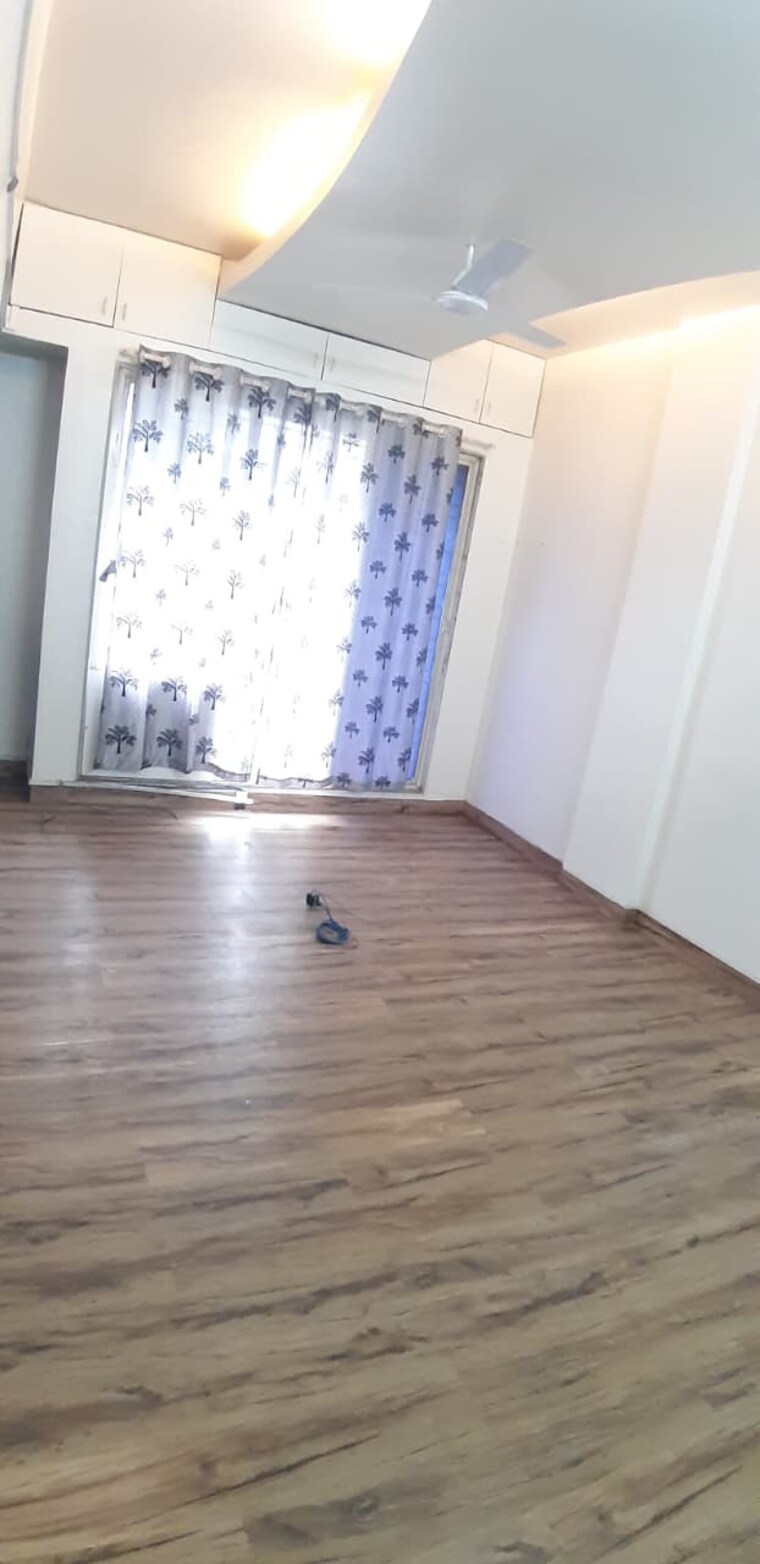 Room, ishana-chs Commercial Office Space 1350 Sq.Ft. In Kothrud Pune 9552686