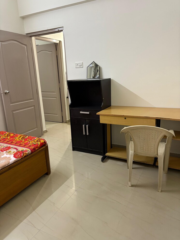 Team Area, rahatani 2 Bedroom 699 Sq.Ft. Apartment In Rahatani Pune 9552672