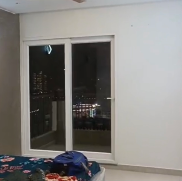 Room in 3.5 BHK Apartment at Malwa Escon Primera, International Airport Road – for Rent