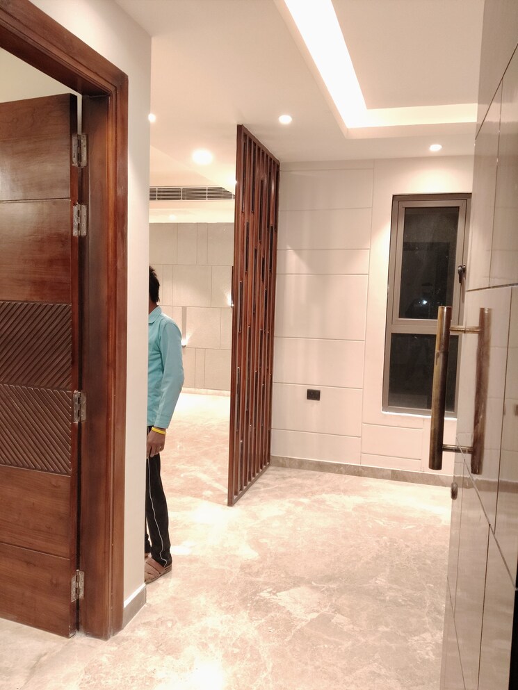 Bathroom, dlf-city-phase-iv 4 Bedroom 3500 Sq.Ft. Builder Floor In Dlf Phase iv Gurgaon 9552705