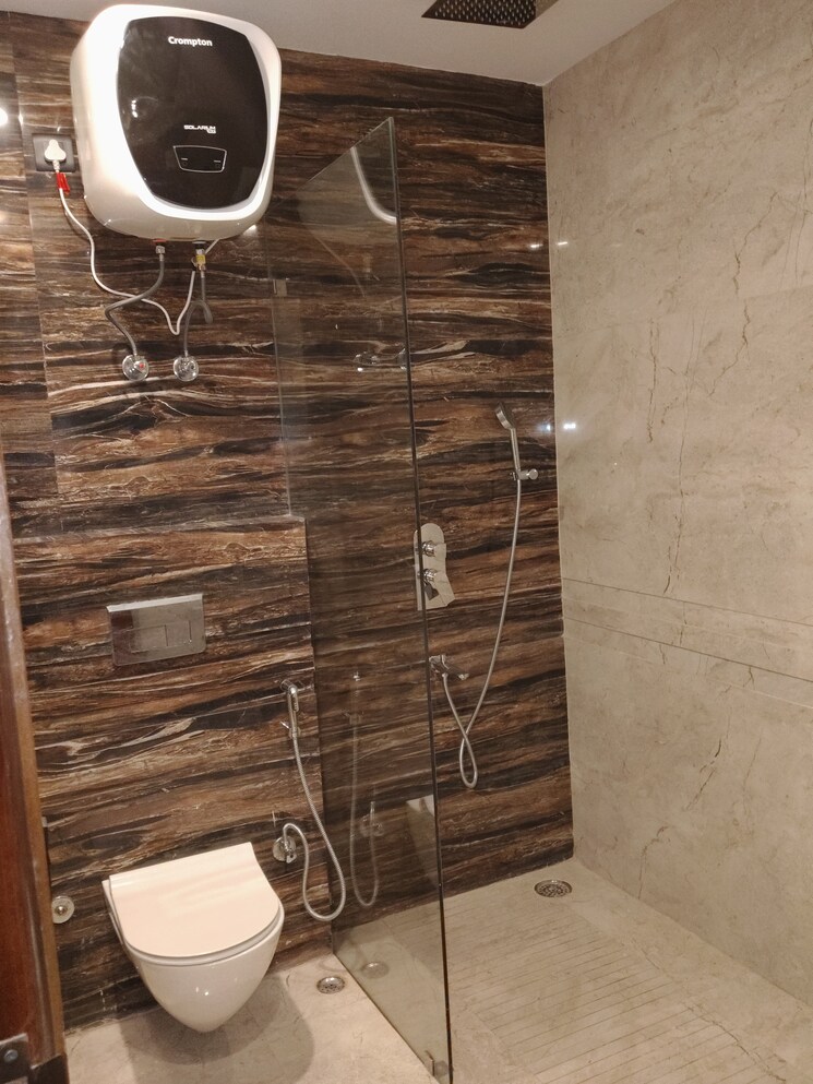 Bathroom, dlf-city-phase-iv 4 Bedroom 3500 Sq.Ft. Builder Floor In Dlf Phase iv Gurgaon 9552705