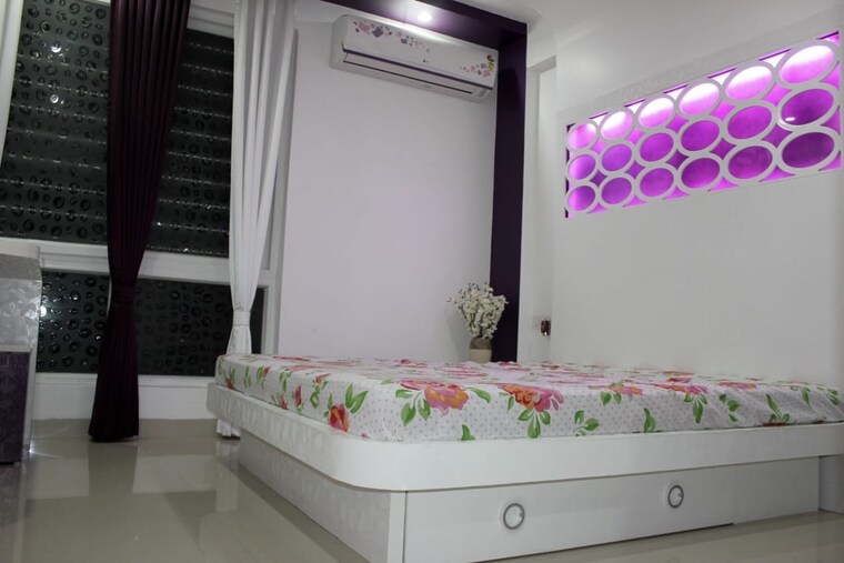 Bedroom, meenakshi-sky-lounge 4 Bedroom 2700 Sq.Ft. Apartment In Kothaguda Hyderabad 9552727