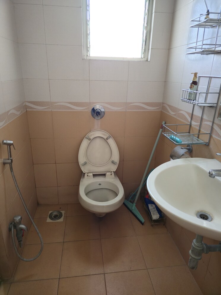 Bathroom, deccan gymkhana 2 Bedroom 1200 Sq.Ft. Apartment In Deccan Gymkhana Pune 9552726