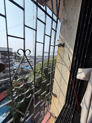 Room in  Pg at Versova – for Rent