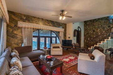 Living Room in 6+ BHK Villa at Bharat Residency Gurgaon, Sector 15 – for Sale