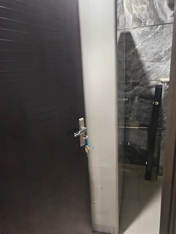 Bathroom in 4 BHK Builder Floor at DLF City Phase IV, Dlf Phase iv – for Rent