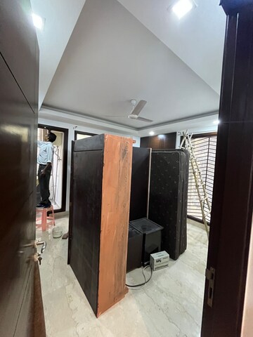 Laundry Area in 3 BHK Builder Floor at S 27 Luxury Homes, Greater Kailash I – for Rent
