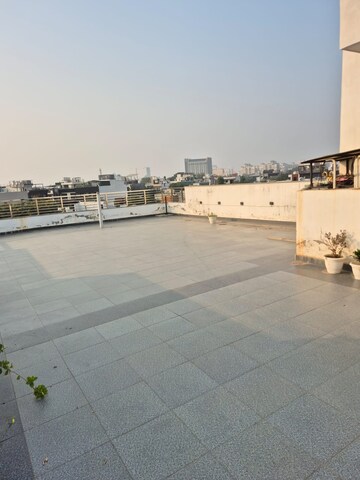 Parking in 3 BHK Builder Floor at Ansal Sushant Lok I, Sector 43 – for Rent