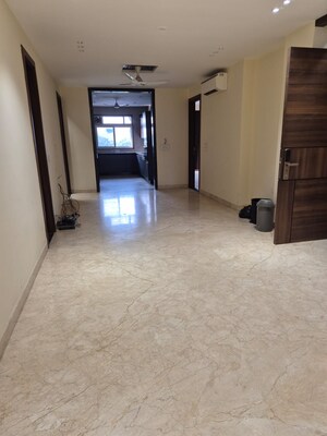 Room in 3 BHK Builder Floor at Ansal Sushant Lok I, Sector 43 – for Rent