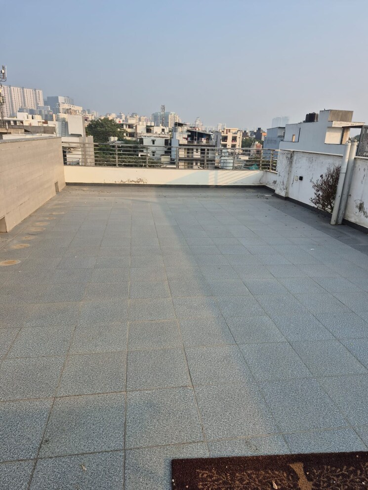  Parking, ansal-sushant-lok-i 3 Bedroom 360 Sq.Ft. Builder Floor In Sector 43 Gurgaon 9552792