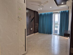 Room in 3 BHK Builder Floor at Ansal Sushant Lok I, Sector 43 – for Rent