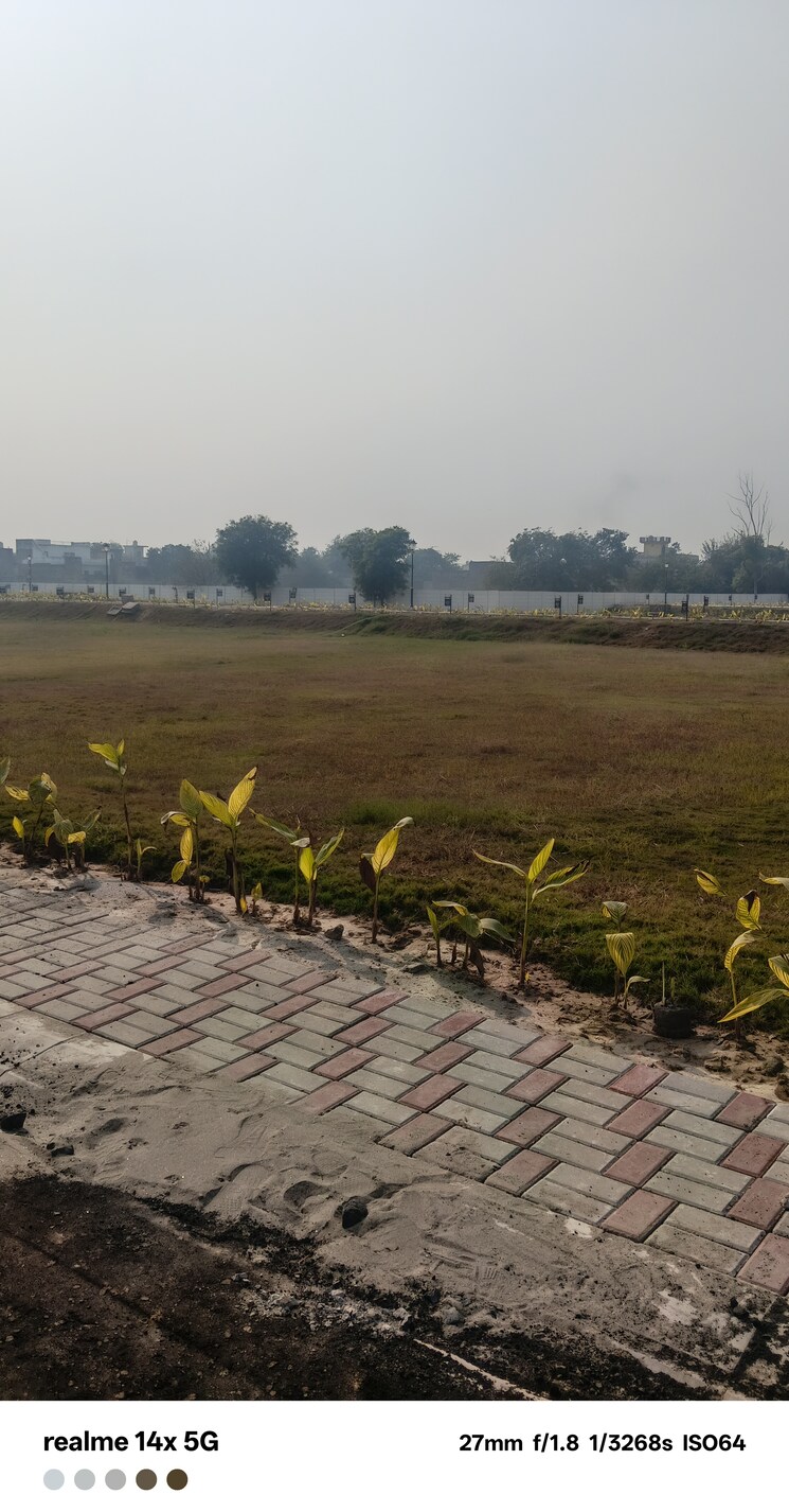 undefined, puri-pratham  150 Sq.Yd. Plot In Sector 84 Faridabad 9552739