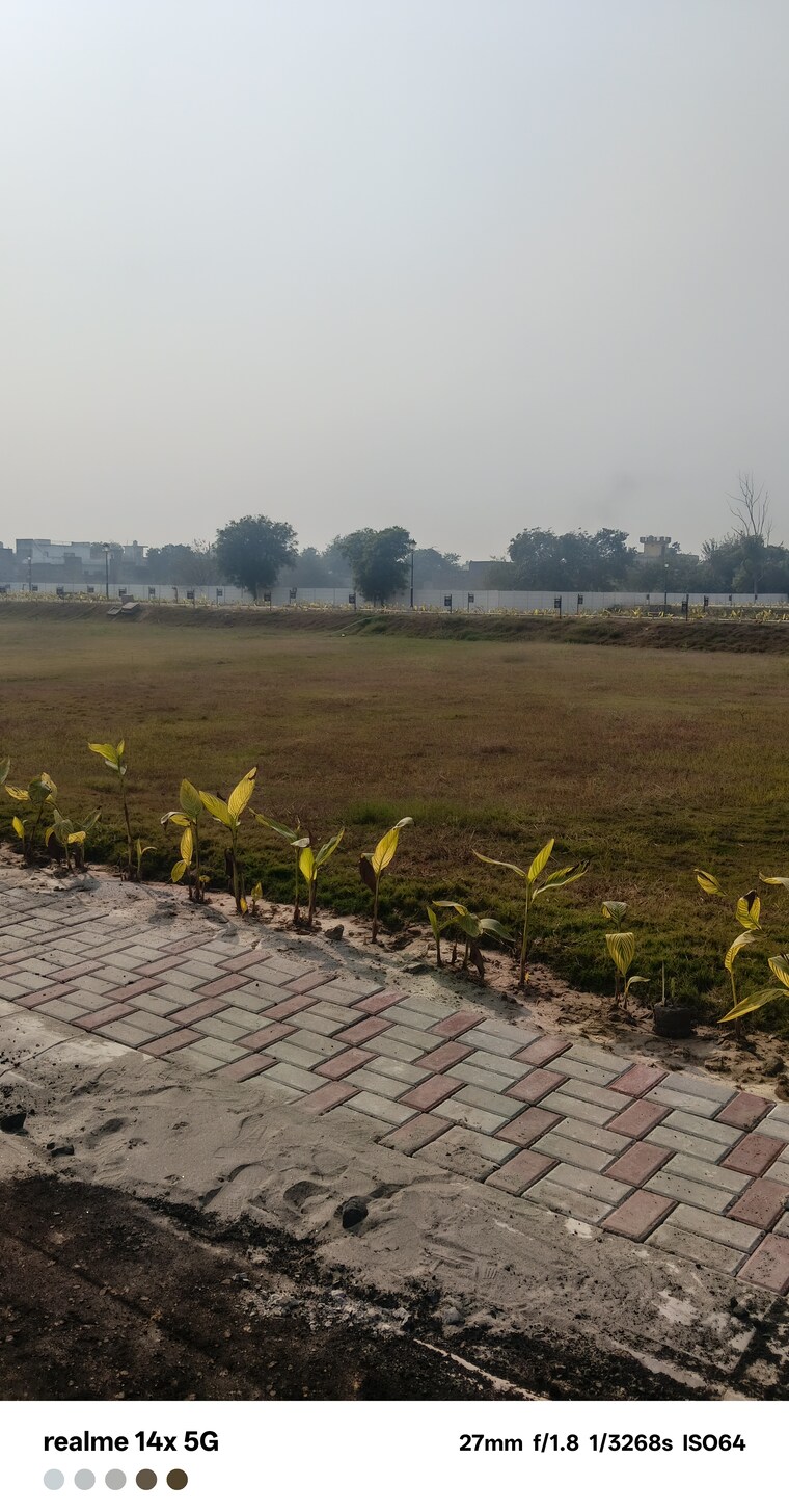 undefined, puri-pratham  150 Sq.Yd. Plot In Sector 84 Faridabad 9552739