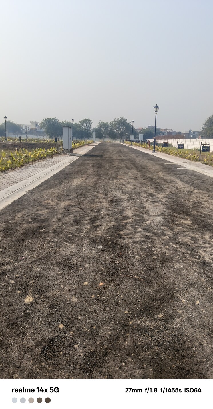 undefined, puri-pratham  150 Sq.Yd. Plot In Sector 84 Faridabad 9552739