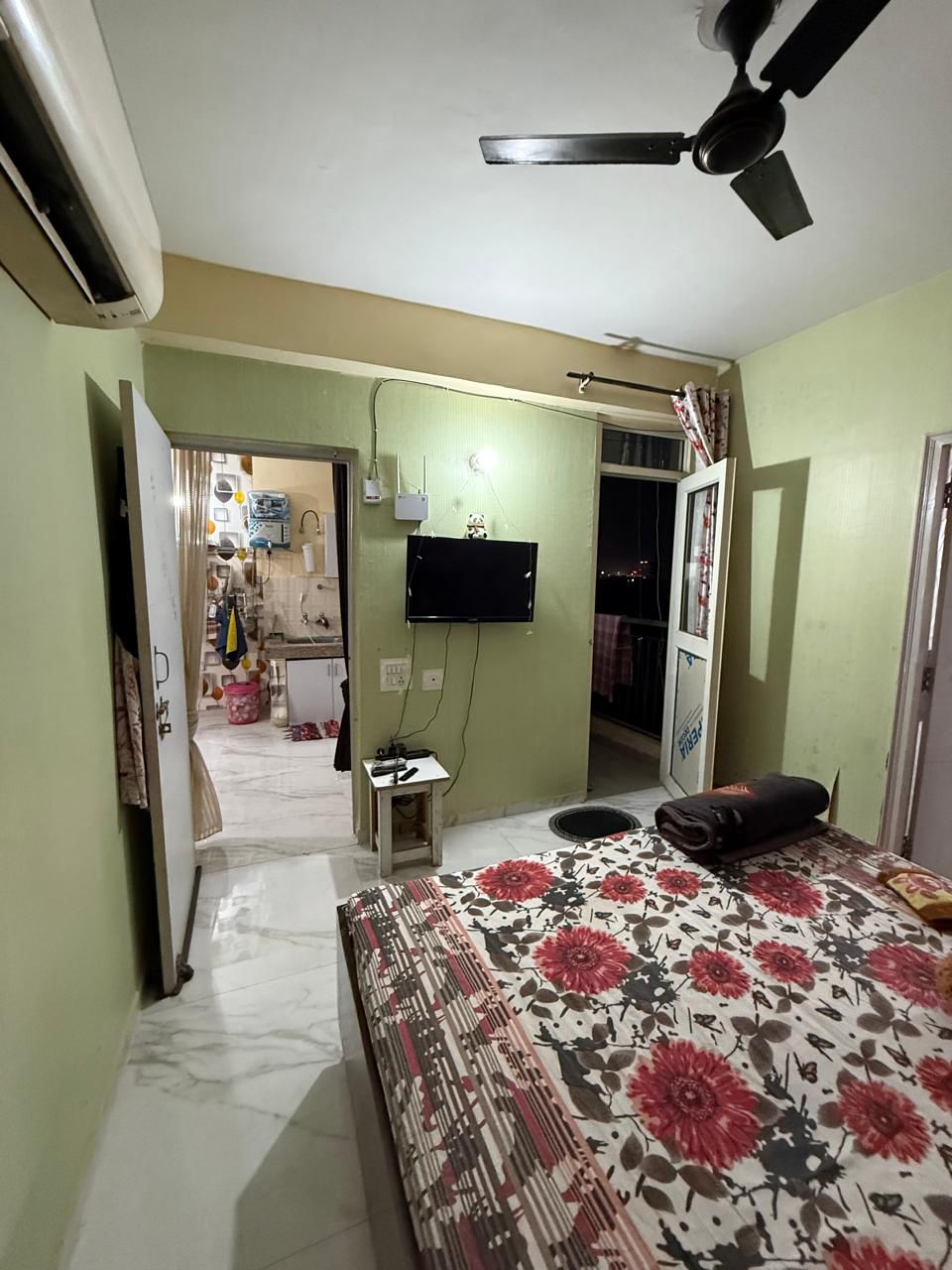 1.5 BHK + Extra Room Apartment For Rent in VIP Road