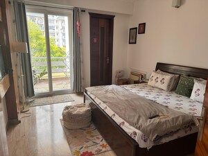 Bedroom in 3 BHK Builder Floor at DLF City Phase IV, Dlf Phase iv – for Rent