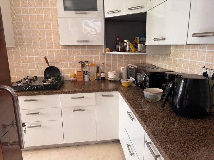 Kitchen, dlf-city-phase-iv 3 Bedroom 2500 Sq.Ft. Builder Floor In Dlf Phase iv Gurgaon 9552753